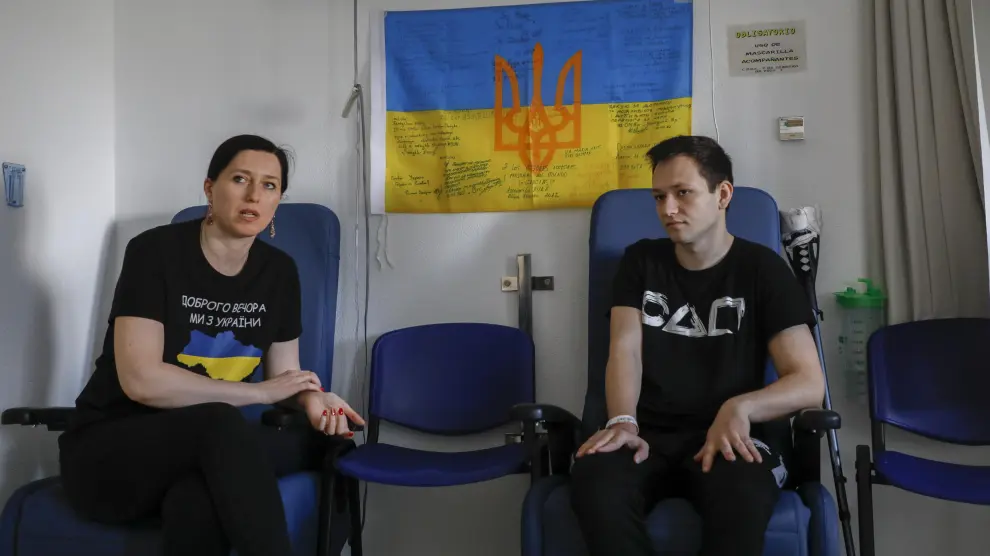 Entrevista del piloto ucraniano operado en el Hospital Militar de Zaragoza, con la traductora Alina Klochko, presidenta del AURA (Asociación de Ucranianos resixdentes en Aragón).