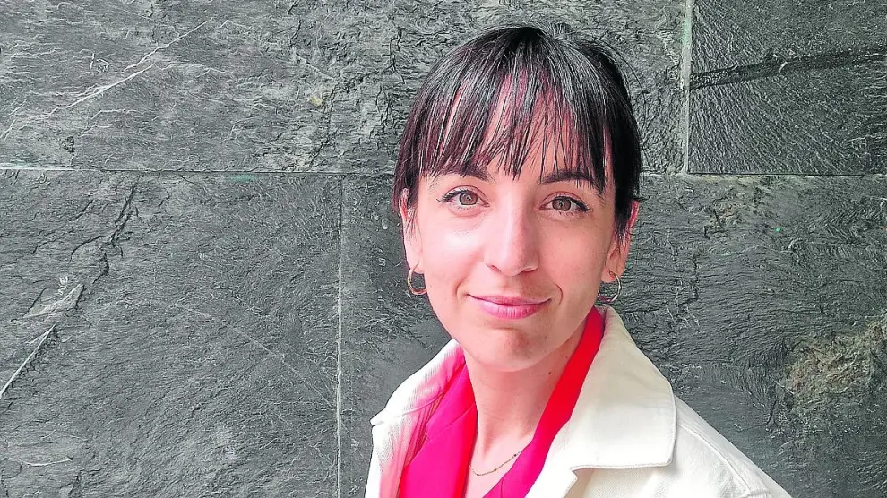 Marta Jiménez, que ha estado en Zaragoza, inquieta a sus lectores con sus cuentos de amor.