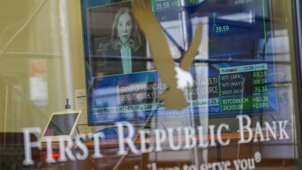 First Republic Results es un banco, que tradicionalmente sirve sobre todo a clientes adinerados, perdió durante la crisis bancaria que se registró en marzo casi 100.000 millones de dólares en depósitos.