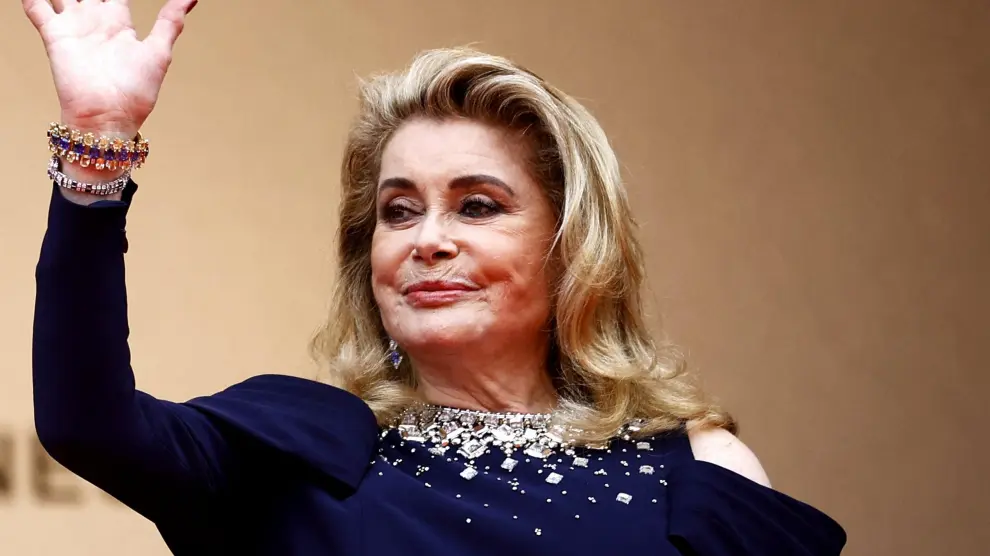 The 76th Cannes Film Festival - Opening ceremony and screening of the film "Jeanne du Barry" Out of competition - Red Carpet arrivals - Cannes, France, May 16, 2023. Catherine Deneuve poses. REUTERS/Yara Nardi FILMFESTIVAL-CANNES/OPENING RED CARPET