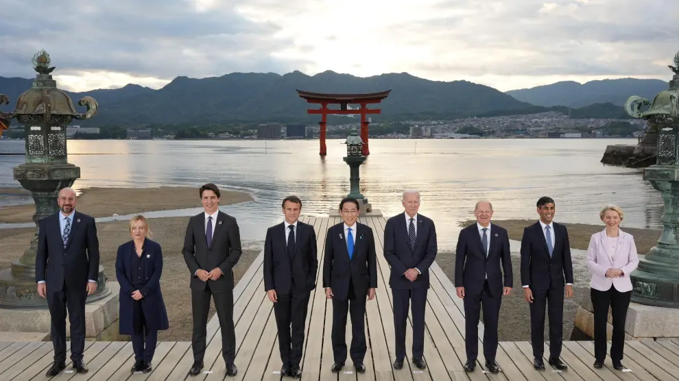 Los líderes del G-7, en su visita a Itsukushima en el marco de la cumbre en Hiroshima, Japón.