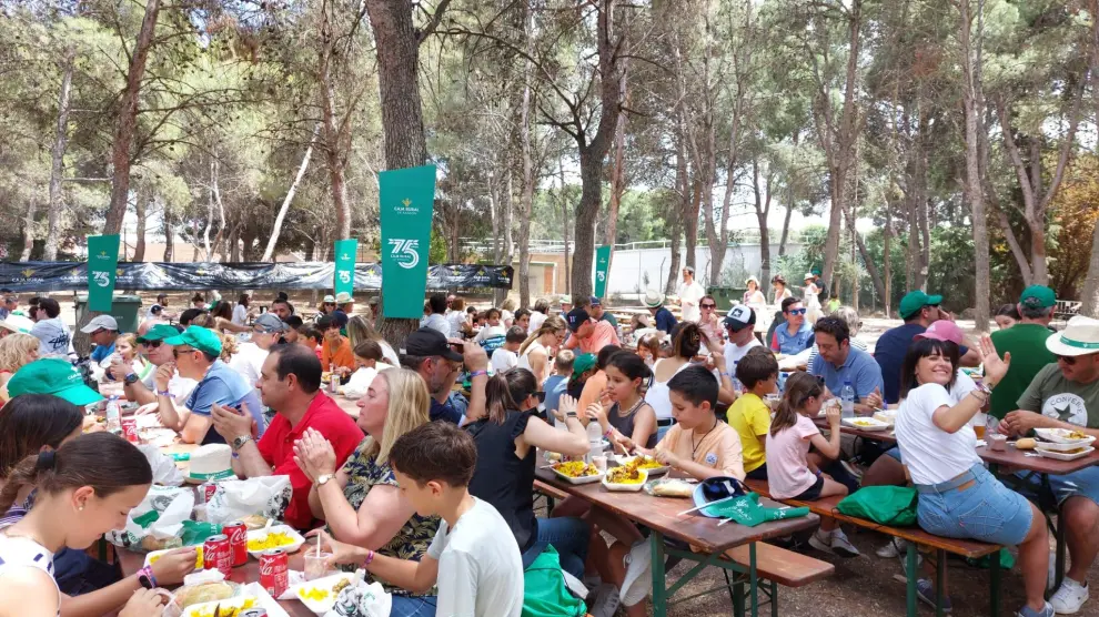 Más de ochocientas personas han disfrutado del Día de las Familias organizado por Caja Rural de Aragón.