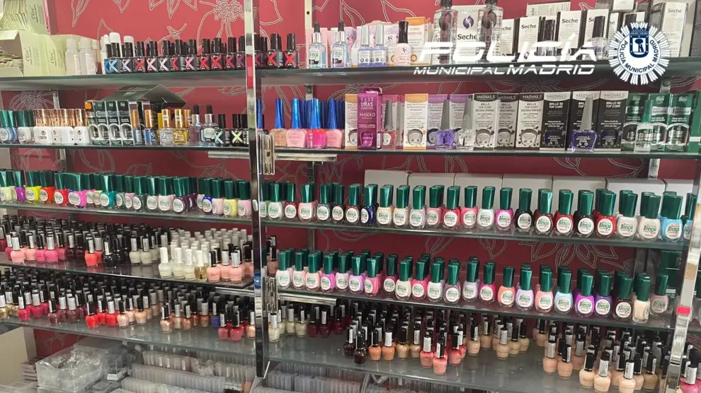 Requisan 710.000 productos de origen chino en la mayor redada en España contra cosméticos falsos y cancerígenos