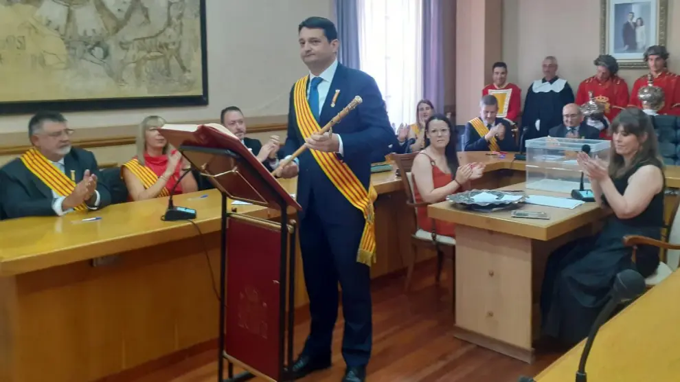 Miguel Ángel Estevan, investido alcalde de Alcañiz