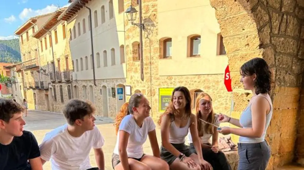 Un grupo de estudiantes norteamericanos en la comarca del Matarraña, Teruel.