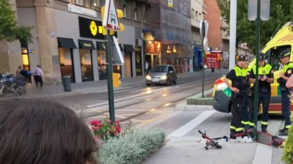 Imagen del patinete que ha resultado golpeado por el tranvía de Zaragoza.