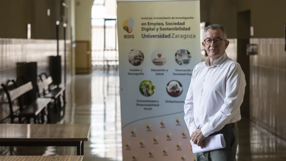 Alberto Molina, catedrático de la Universidad de Zaragoza y director del instituto Iedis.