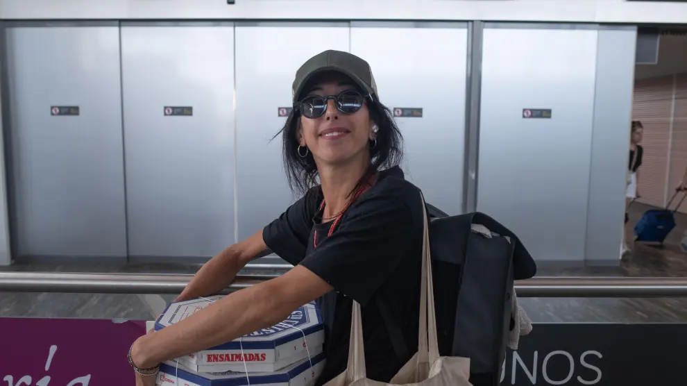 Giulia delle Cave, turista italiana llegada de Palma de Mallorca en el aeropuerto de Zaragoza.