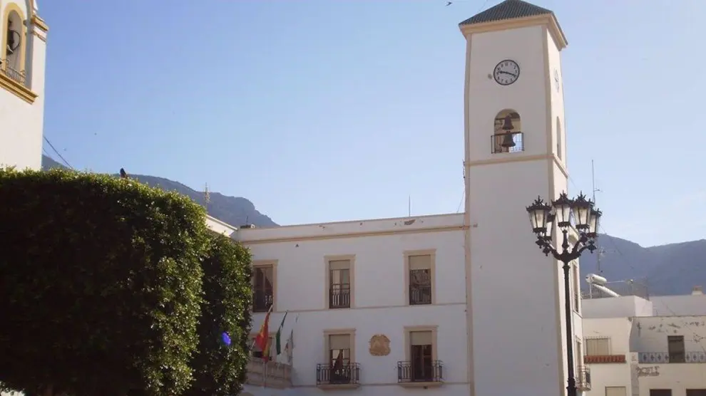 Imagen del Ayuntamiento de Dalías (Almería).