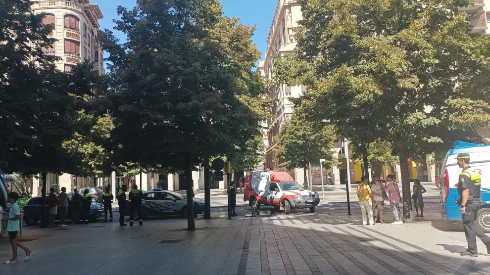 El accidente se ha producido en la entrada del paseo de la Independencia con Zurita