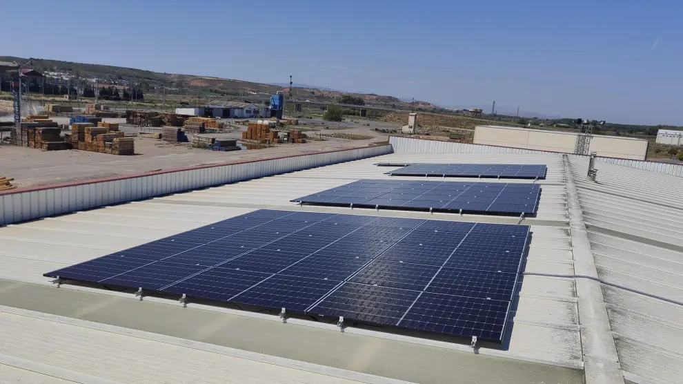 Placas solares instaladas por la empresa Shibrid.