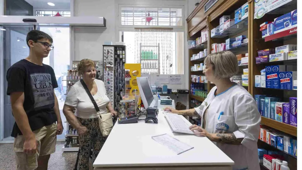 Imagen de archivo de una farmacia en Aragón