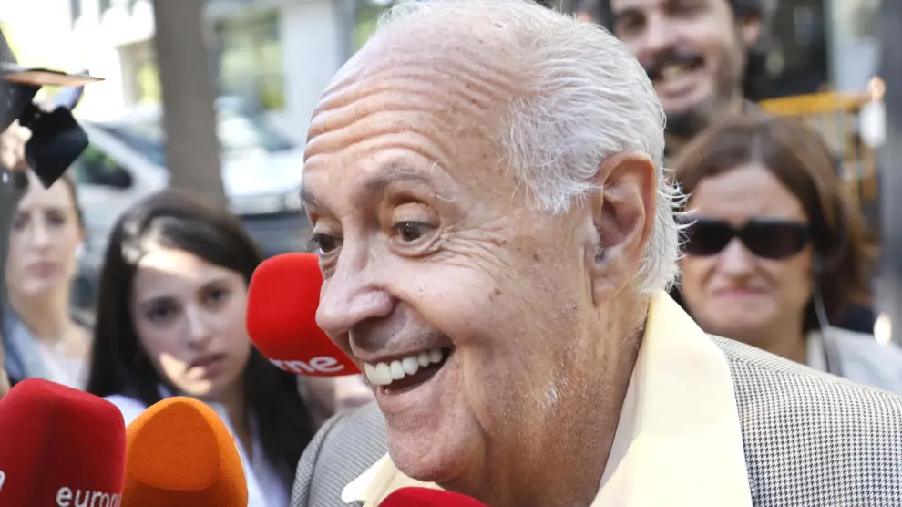 José Luis Moreno atiende a los medios tras declarar en la Audiencia Nacional, a 27 de septiembre de 2023, en Madrid.