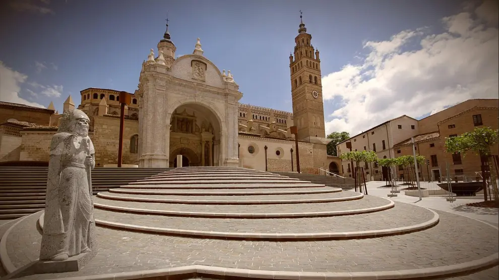 La catedral de Tarazona es un ejemplo gótico, con legado mudéjar y renacentista.