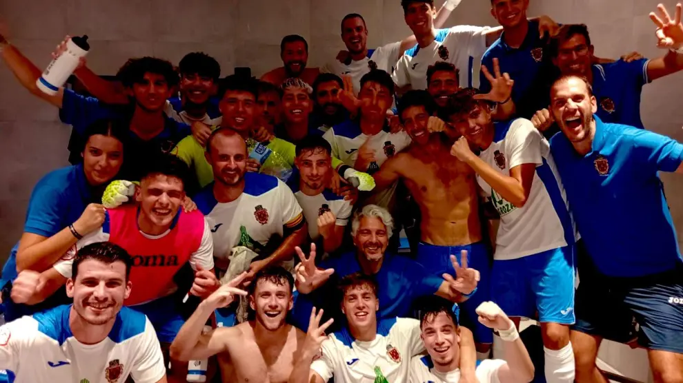 El Fuentes celebra su victoria ante el Huesca B