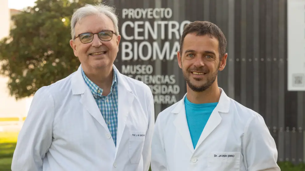 José María García-Mina y Javier Erro, científicos del Instituto de Biodiversidad y Medioambiente de la Universidad de Navarra e investigadores principales del proyecto.