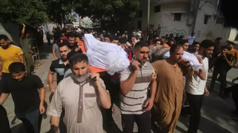 Víctimas palestinas de los bombardeos israelíes en la Franja de Gaza.