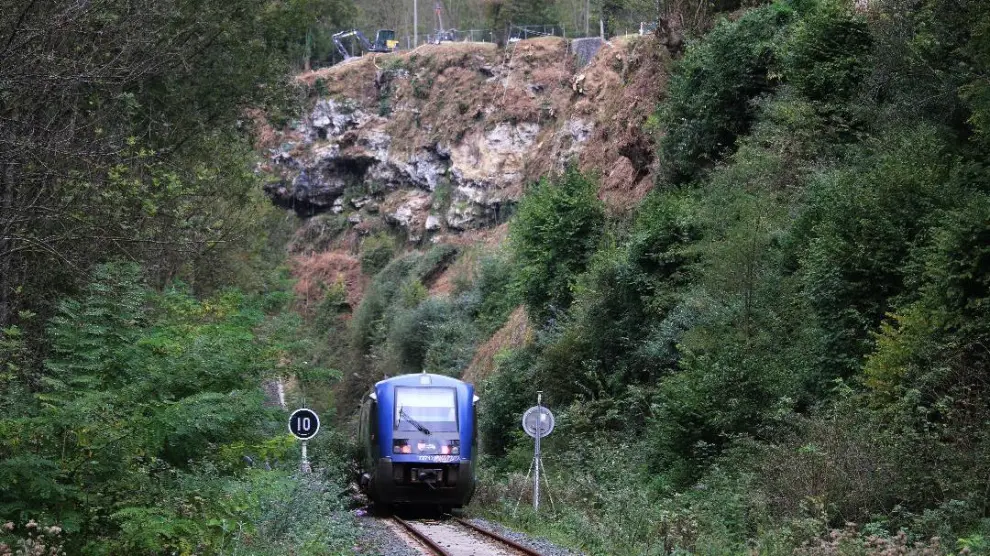 Obras ferroviarias en el túnel Arrou, al lado de la localidad francesa de Bedous.