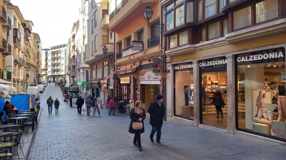La calle de San Juan, una de las más comerciales de Teruel.