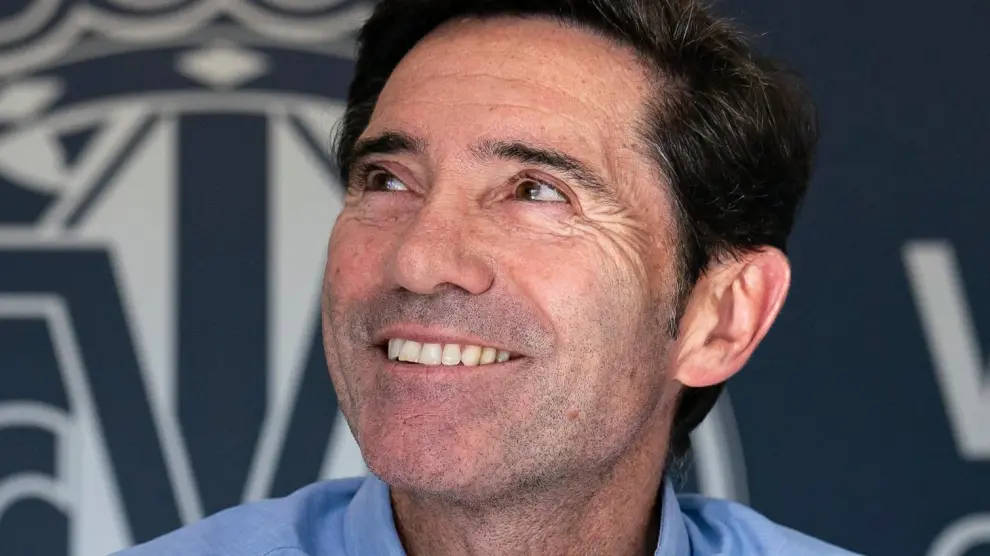 El equipo que preside Fernando Roig vuelve a confiar en el técnico de Villaviciosa, de 58 años