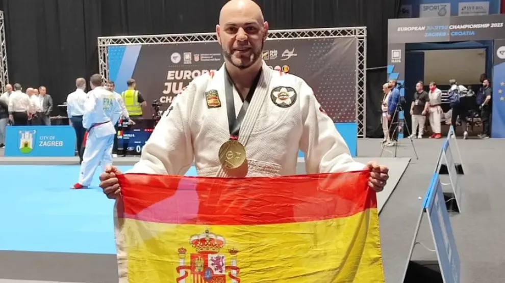 El jiujitsoka bilbilitano David Cruz, primer español en ser campeón de Europa máster