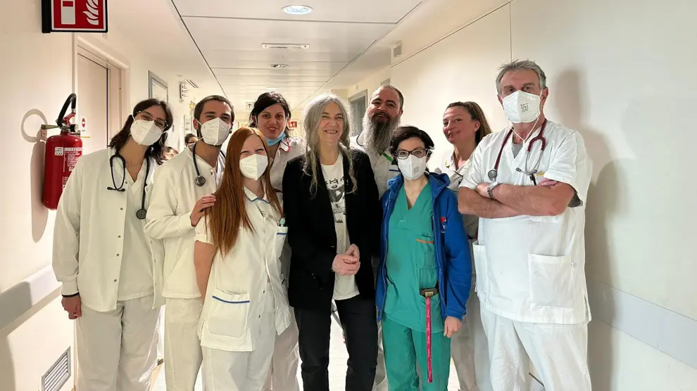 La cantante Patti Smith recibe el alta en el hospital de Bolonia