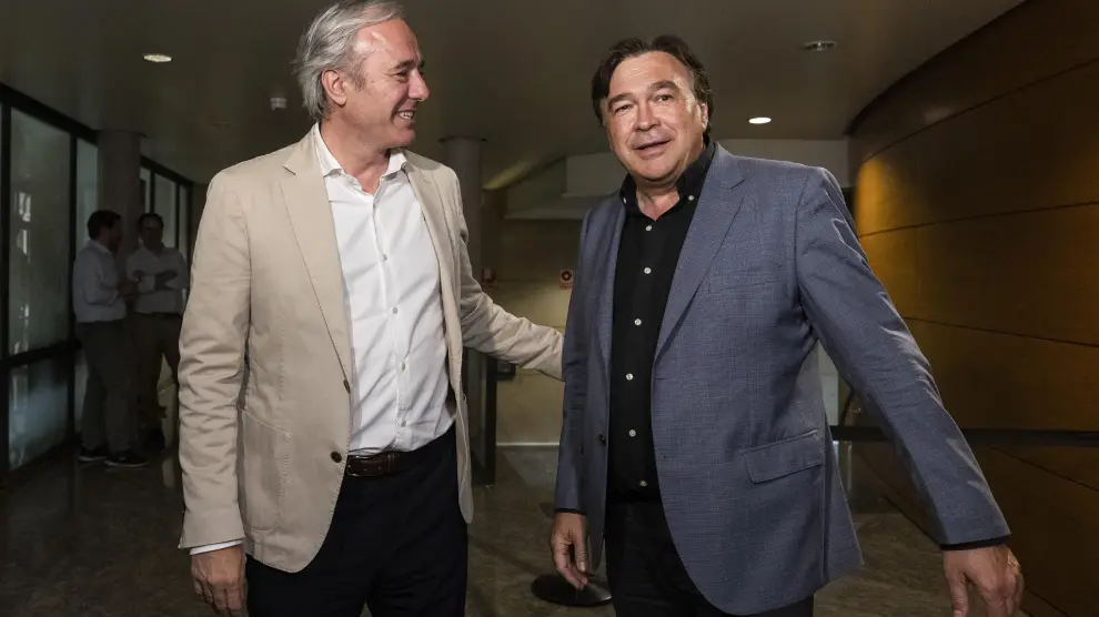 Tomás Guitarte (d) junto a Jorge Azcón, en una reunión mantenida el pasado mes de junio.