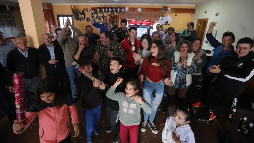 Argente con 200 vecinos, una fiesta tras recibir más de siete millones de euros de la lotería