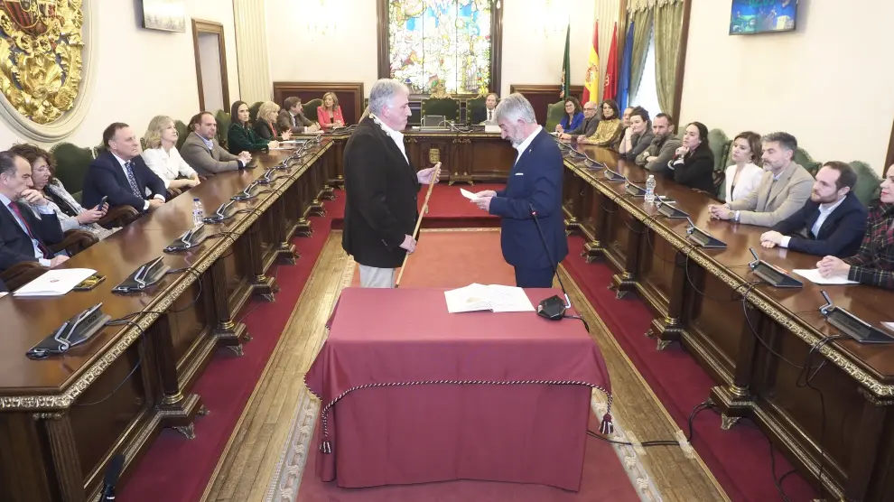 Pleno del Ayuntamiento de Pamplona en el que una moción de censura ha convertido a José María Asirón en alcalde.