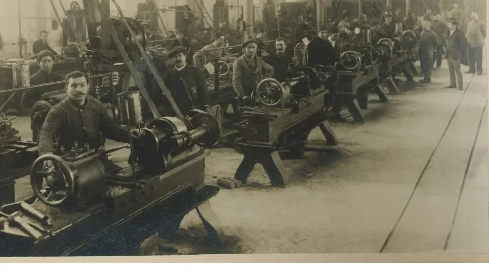 Operarios en Talleres Mercier de Zaragoza, en una imagen de archivo.
