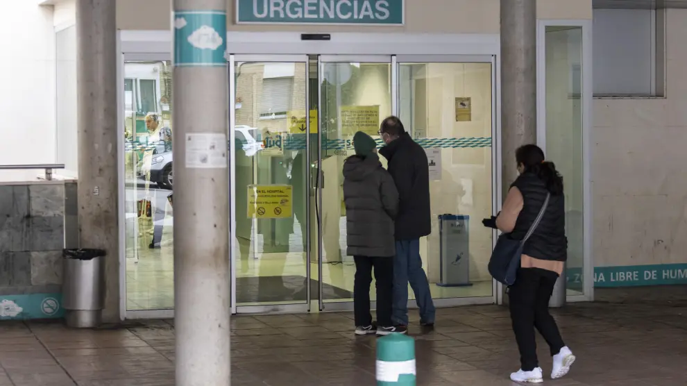 La tensión asistencial en las urgencias de los hospitales aragoneses, en la fotografías las del Miguel Servet, sigue siendo alta.