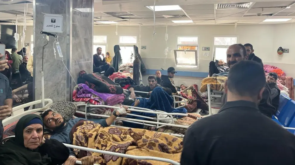 Al hospital gazatí de Al Shifa llegaron los heridos del ataque israelí contra quienes esperaban en la fila de reparto de alimentos