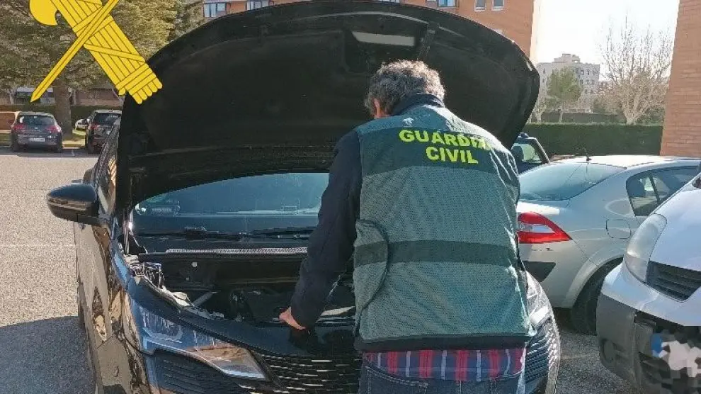 La Guardia Civil recupera en Teruel un vehículo sustraído en enero en Francia.