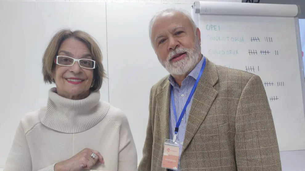 Mónica Lares y Fernando Rubio son mediadores digitales que este año echarán una mano a sus compañeros de clase