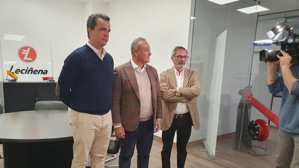 Francisco Vera, el nuevo propietario de Leciñena, junto a parte del equipo de la empresa.