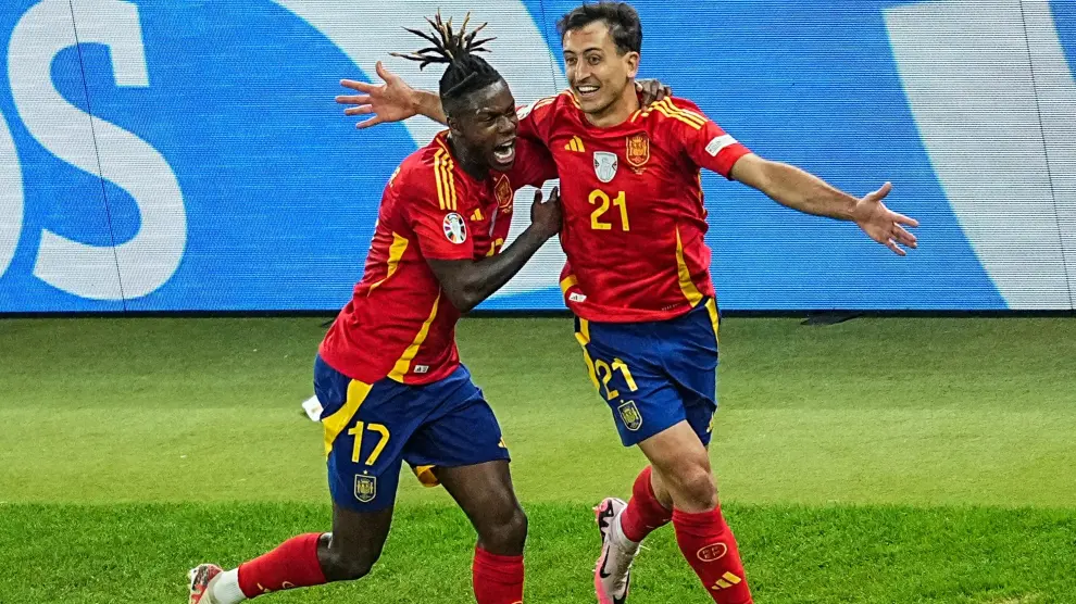 Mikel Oyarzabal celebra su gol de la Eurocopa
