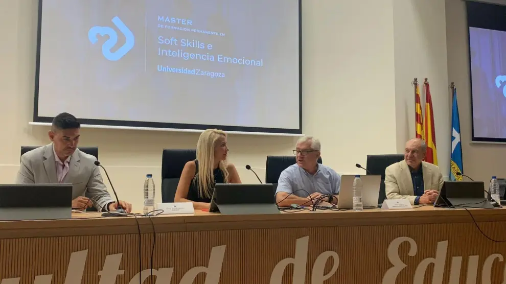 Sebastián Darpa, Ana Rodríguez, Julio Latorre y Juan Antonio Planas en la presentación del máster 'Soft skills e inteligencia emocional''