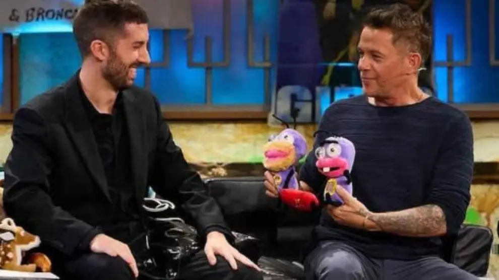David Broncano y Alejandro Sanz, en 'La Revuelta'.