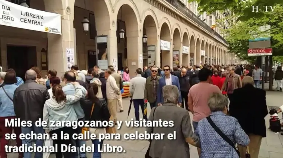 Miles de personas disfrutan del Día del Libro en Zaragoza