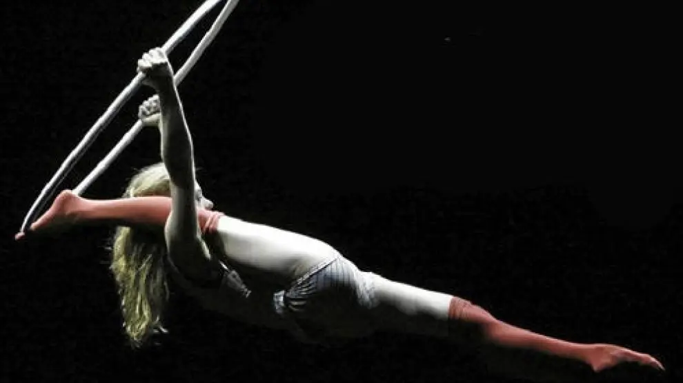Una de las artistas de la compañía Cirque de Éloize