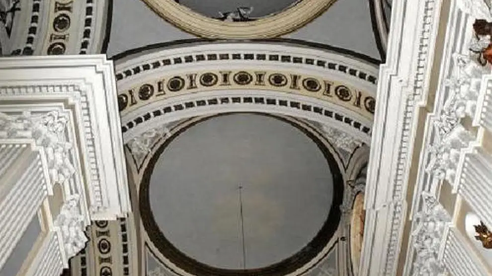 Varios espacios del techo del Pilar están aún a la espera de decoración pictórica