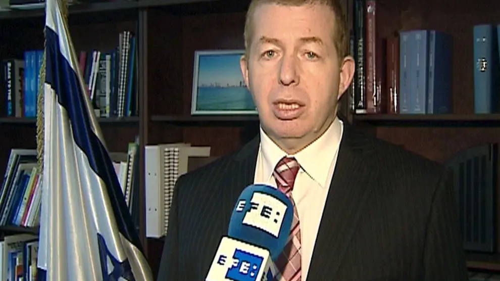 El embajador israelí, Raphael Schutz