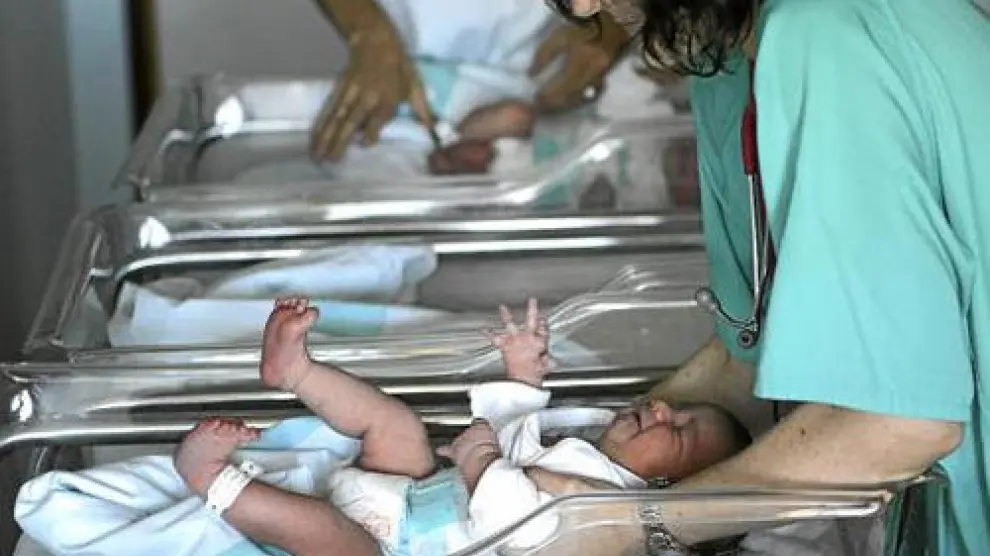 Imagen de archivo de unos recién nacidos en la Maternidad del Miguel Servet