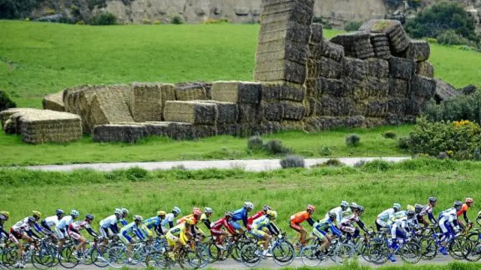 Una imagen del pelotón de la Vuelta Ciclista a Aragón.