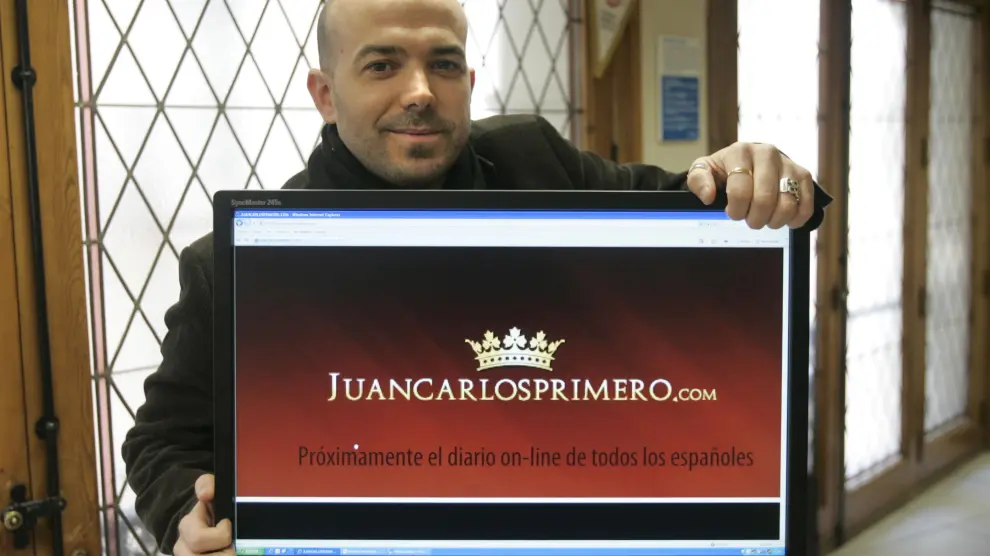 Hugo Ruiz muestra el dominio que vende: juancarlosprimero.com