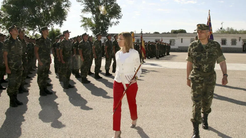 Chacón preside una jura de bandera en Hoyo de Manzanares