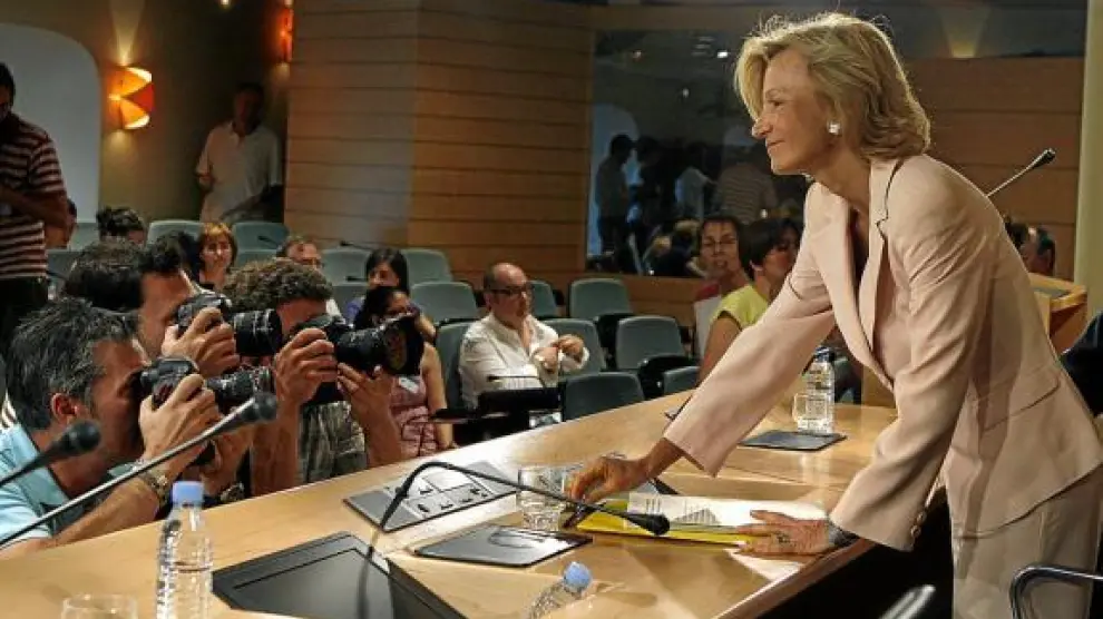 La ministra de Economía, Elena Salgado, en la rueda de prensa donde informó sobre la negociación.