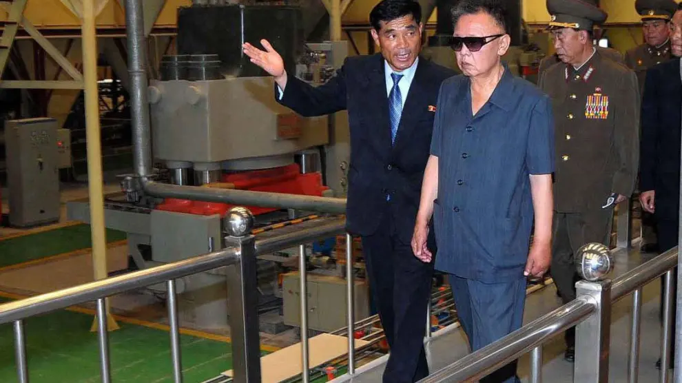 Kim Jong Il reaparece en medio de los rumores de cancer
