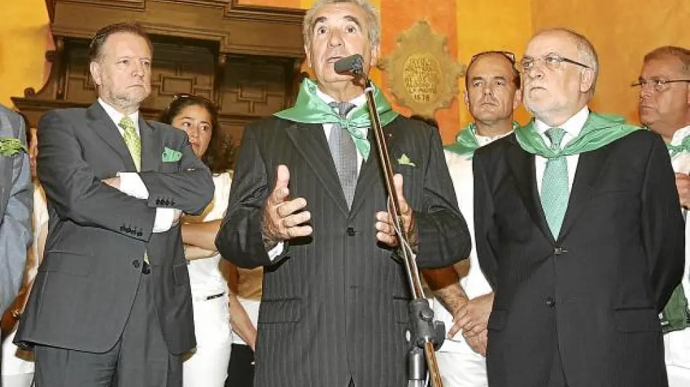Marcelino Iglesias, Gerard Trémège y Víctor Morlán, en el acto oficial del inicio de San Lorenzo.