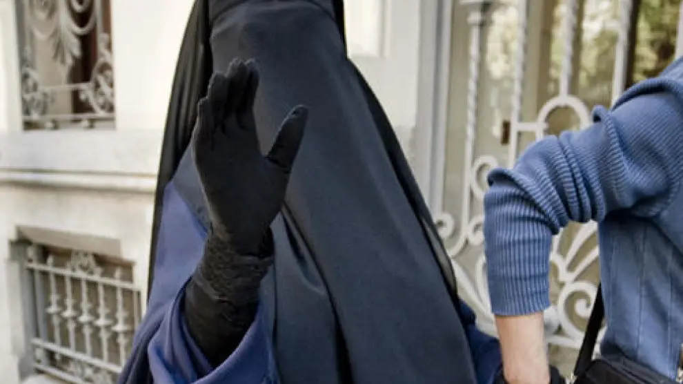 La tetigo del burka dice que la polémica "es de ignorantes" y se despide con "Alá es grande"